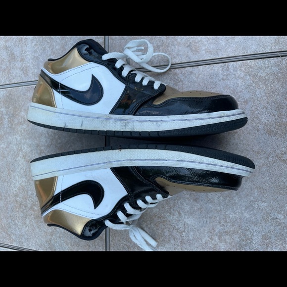 Men’s Air Jordan 1 Low Gold Toe CQ9447 main image 12